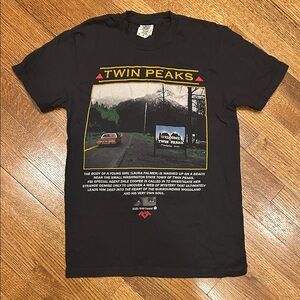 Black Unisex “Twin Peaks” Graphic T-Shirt - Small, NWOT
